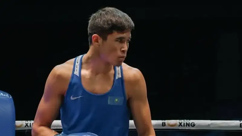 Появилось видео победы 19-летнего казахстанца на ЧМ-2025 по боксу