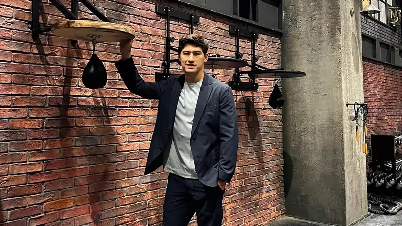 Дмитрий Бивол