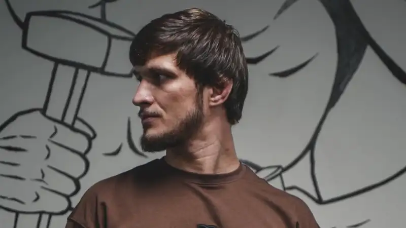 Назвавший казахов "родными" боец UFC не уверен, что ему предложат титульный бой