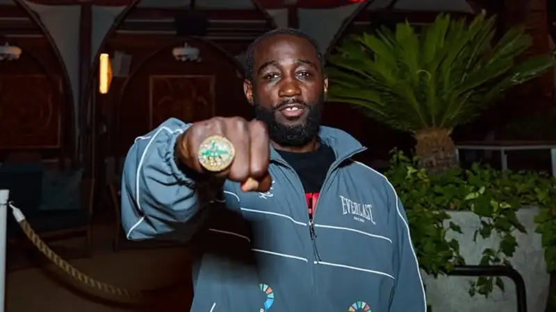 "Он был лучшим бойцом своей эры": Кроуфорд ответил, считает ли себя круче Мейвезера