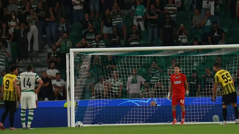 "В стиле Акинфеева": в России оценили дебют юного вратаря "Кайрата" в Лиге чемпионов