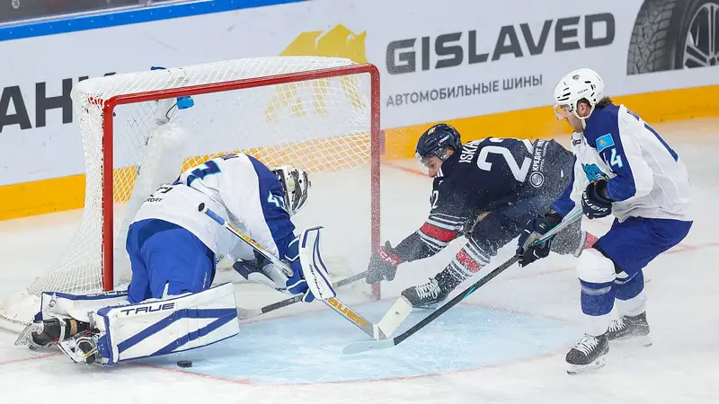 В России нашли причину разгромного поражения "Барыса" от "Металлурга" в КХЛ