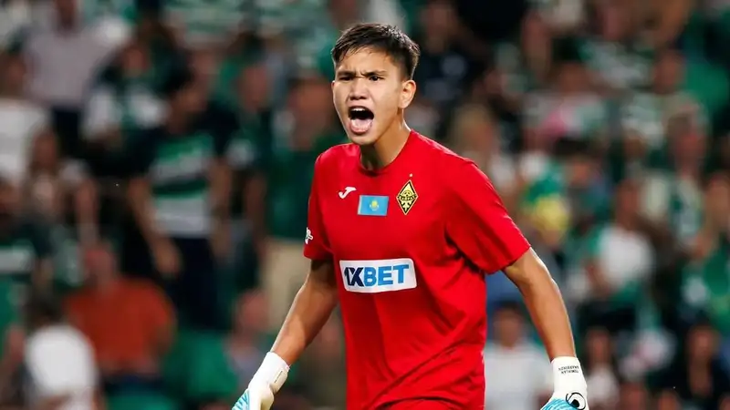 "Показал себя настоящим тигром": в России прокомментировали дебют молодого вратаря "Кайрата" в ЛЧ