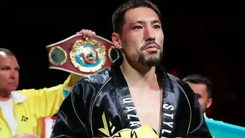 Жанибек Алимханулы проведёт бой с Карлосом Адамесом за три титула