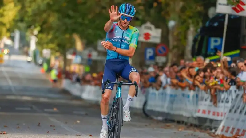 Итальянский гонщик "Астаны" стал победителем гонки на родине