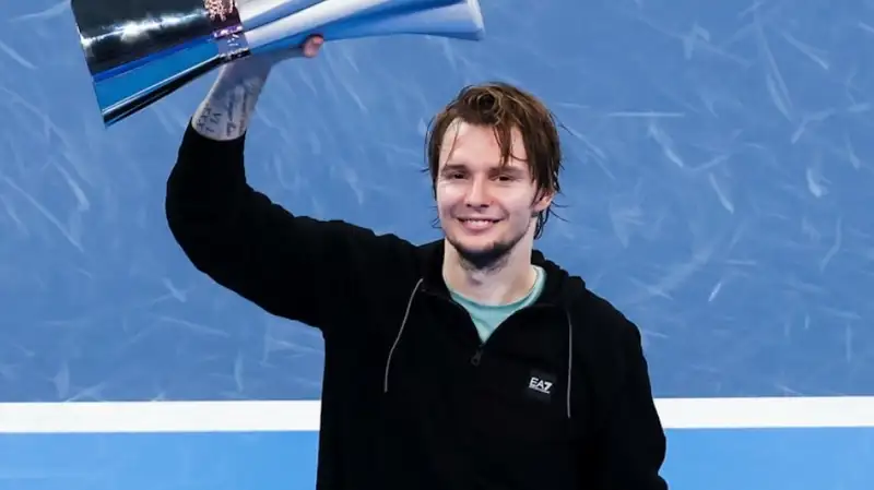 Бублик прокомментировал свою победу на турнире АТР 250 в Ханчжоу