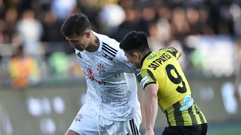 КДЭК КФФ: "Кайрат" и "Актобе" понесли огромный штраф из-за скандальный болельщиков