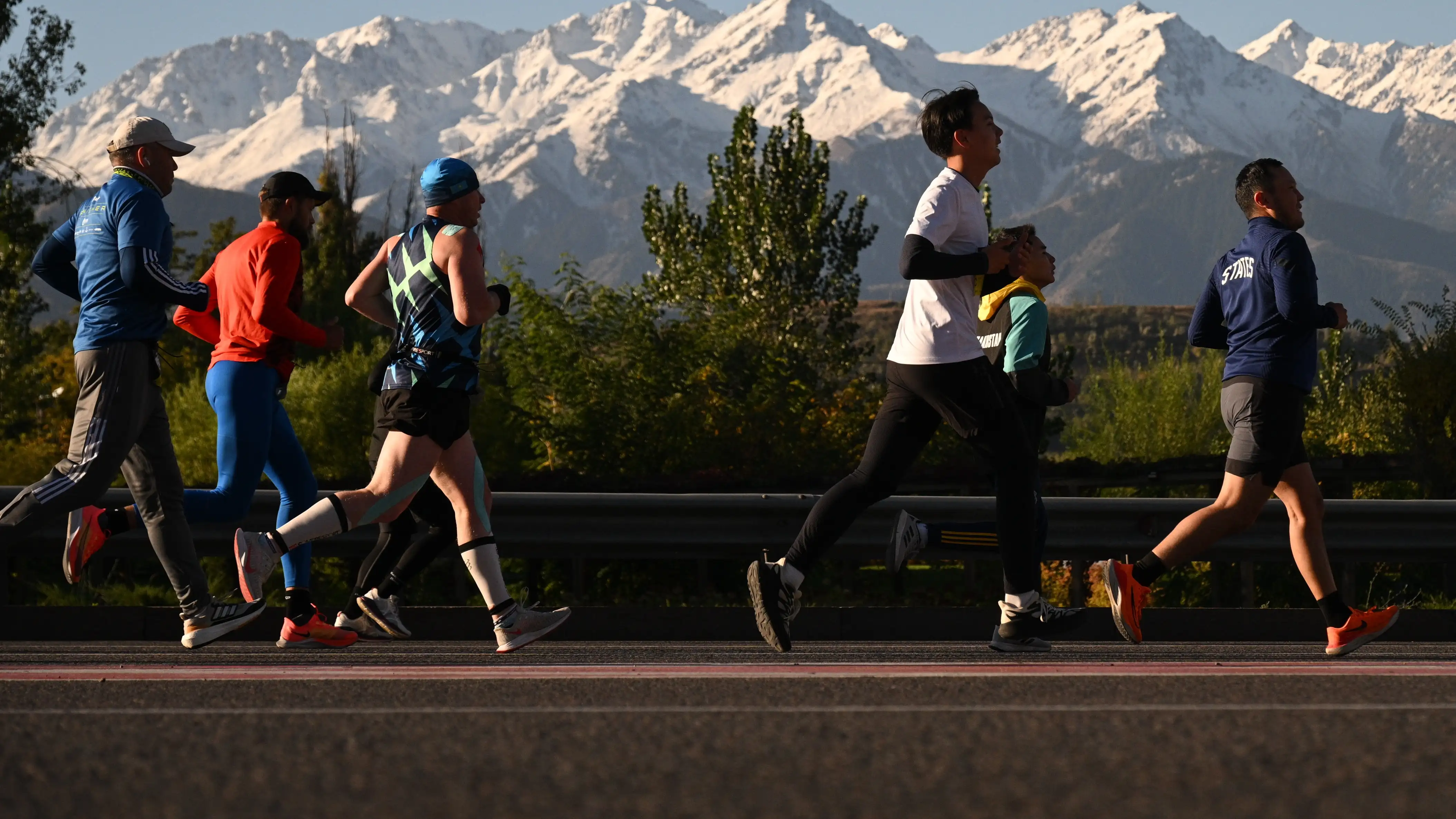 Главный старт осени Almaty Marathon пройдет 28 сентября и соберет 16 000 бегунов