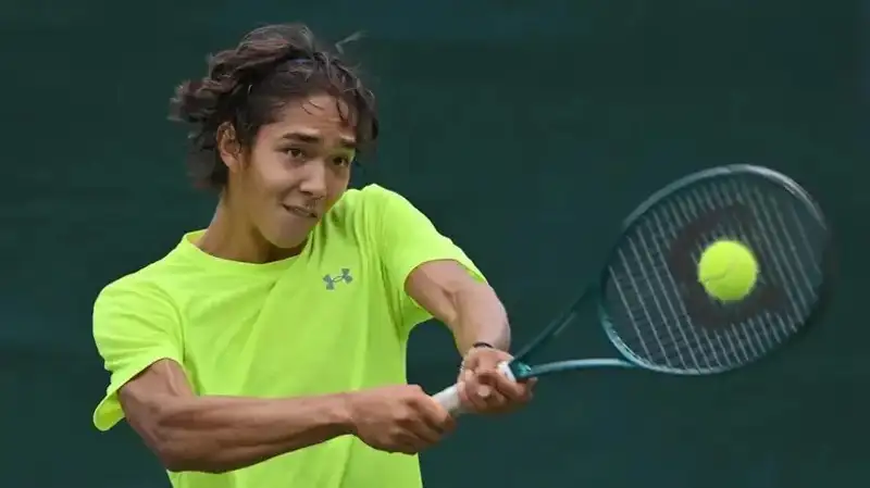 Амир Омарханов 