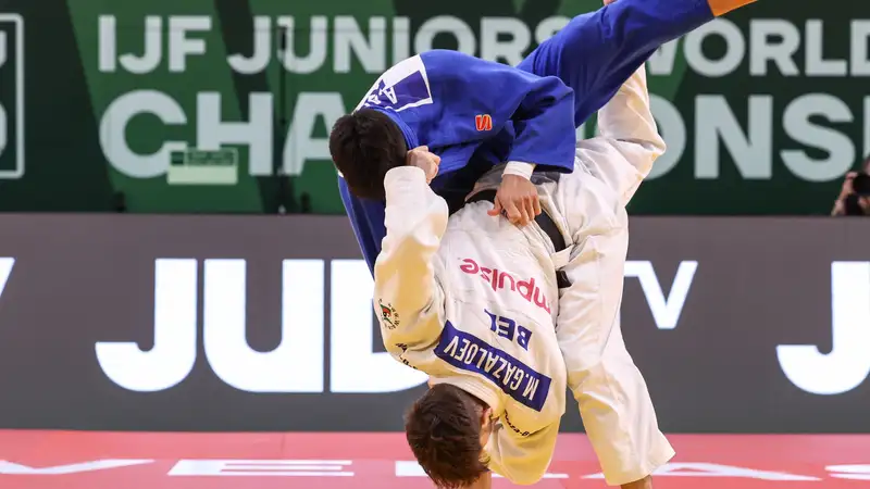 Казахстанский дзюдоист не сумел победить турка в схватке за полуфинал топ-турнира в Китае