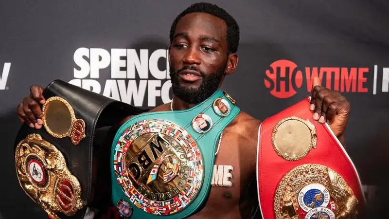 Известный тренер ответил, завершит ли карьеру Кроуфорд