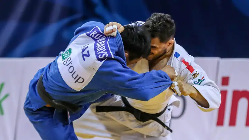 Экс-россиянин "лишил" казахстанского дзюдоиста медали крупного турнира в Китае