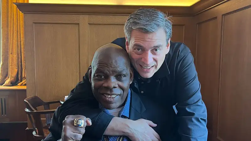 Легендарный американский боксёр перенёс инсульт и борется с раком