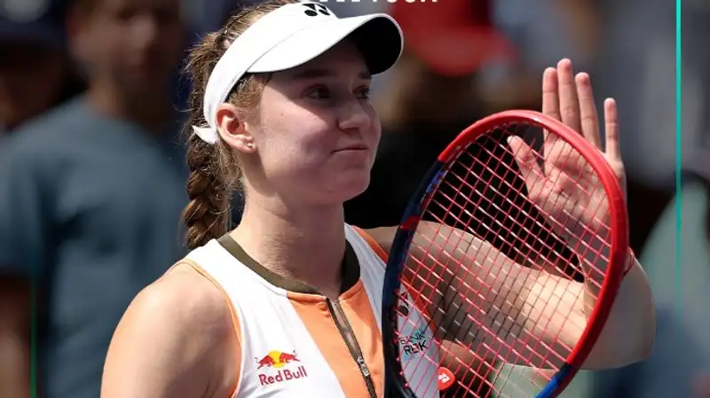 Рыбакина проиграла первый сет в Пекине