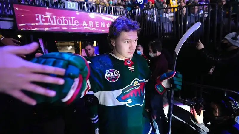 Звёздный российский нападающий занял 12-е место в рейтинге лучших игроков НХЛ 