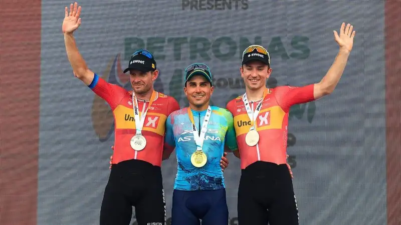 Гонщик "Астаны" выиграл два этапа из трёх на многодневной гонке в Малайзии