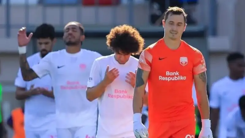 Вратарь сборной Казахстана помог своей команде одержать победу в матче европейского чемпионата