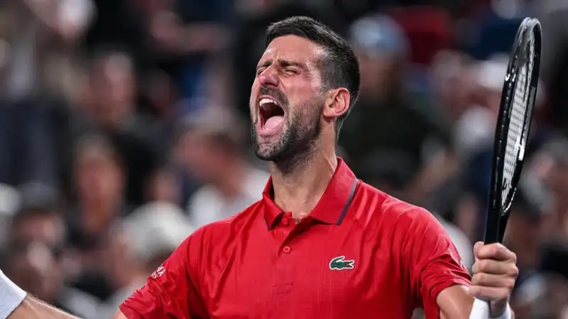 Джокович с трудом пробился в 1/8 финала "Мастерса" в Шанхае