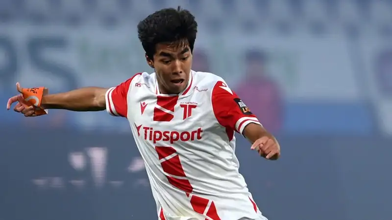 Команда казахстанского футболиста уступила в матче европейского чемпионата