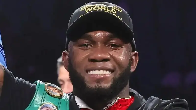 Назван боксёр, который способен создать наибольшие трудности Кроуфорду в среднем весе: это не Алимханулы