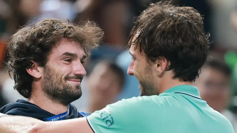 Сенсационные двоюродные братья, обыгравшие Джоковича и Медведева, сыграют в финале топового турнира в Китае