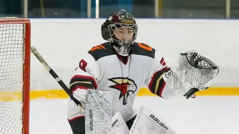 Команда казахстанского вратаря одержала победу в матче юниорской лиги в Канаде