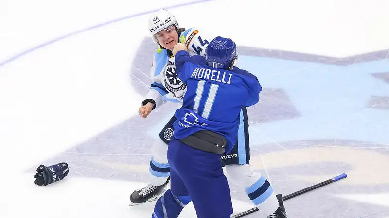 Главный тренер "Сибири" прокомментировал драку в самом начале игры против "Барыса"