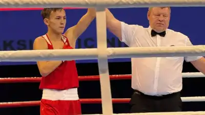 Чемпион мира из Казахстана одержал разгромную  победу после поражения от узбекского боксёра