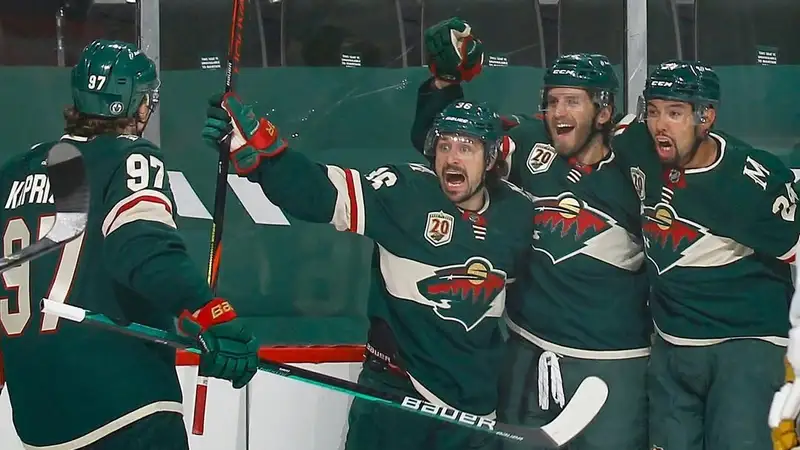 Звезда российского хоккея возглавил бомбардирскую гонку в НХЛ