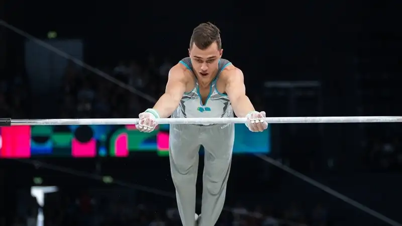 Олимпийские чемпионы из Японии помогают казахстанским гимнастам готовиться к мировому первенству