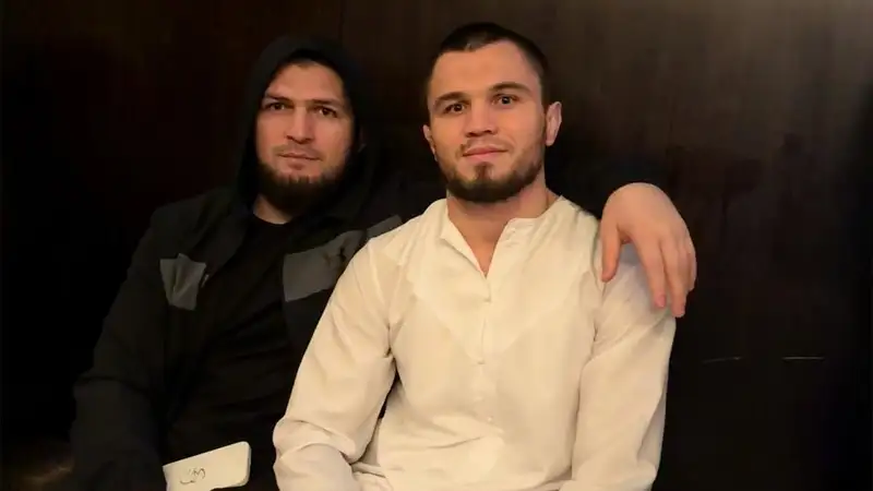&quot;Он сумасшедший&quot;: Мухаммад рассказал, как Хабиб тренирует Умара к турниру UFC 321