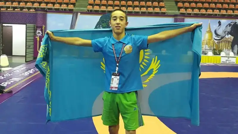 Ерасыл Мамырбеков идёт очень уверенно по сетке