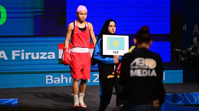 Казахстан за явным преимуществом оформил вторую победу в боксе на Азиаде