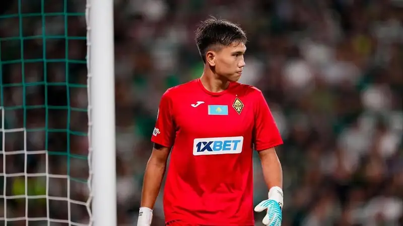 В России высмеяли грубую ошибку Шерхана Калмурзы в матче за "Кайрат"