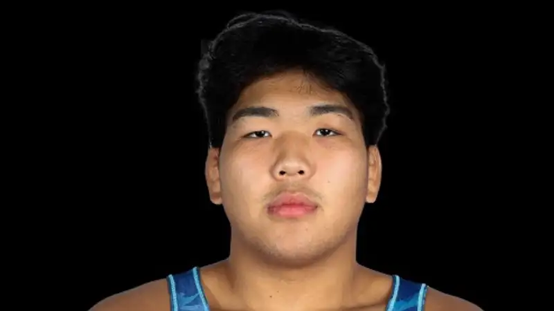 Борец из Казахстана проиграл схватку крепкому монголу