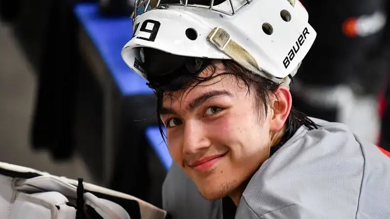 Команда казахстанского вратаря проиграла матч в юниорской лиге Канады