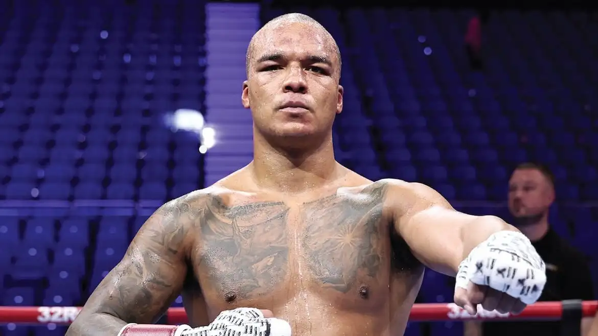 Стало известно, когда может состояться бой Усик - Уордли