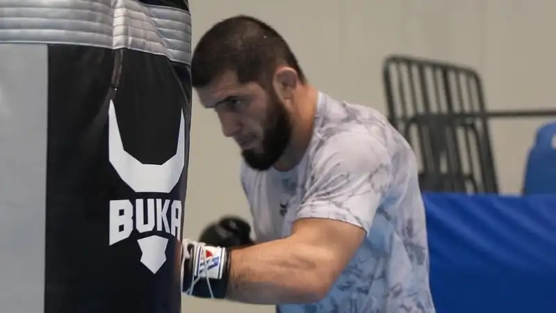 Махачев заявил о готовности провести поединок с Топурией на турнире UFC в Белом доме