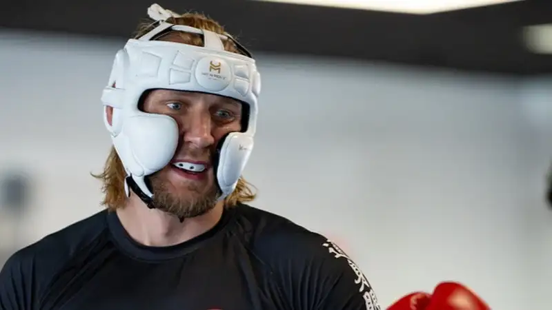 Александр Волков