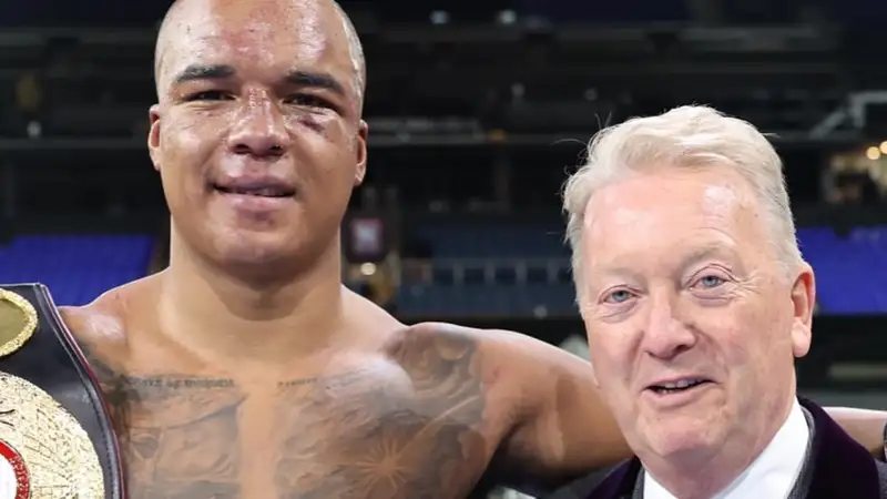 Промоутер Уордли надеется, что Усик сдержит слово и подерётся с его подопечным