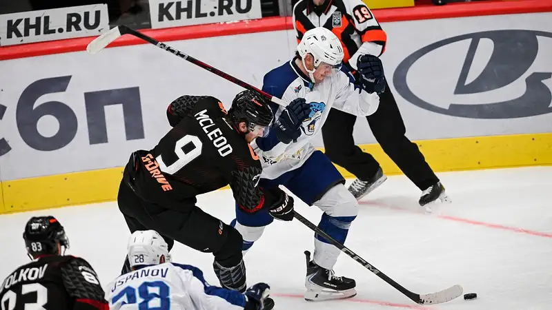 "Принял тупейшее решение": в России разобрали причины поражения "Барыса" от "Авангарда" в КХЛ