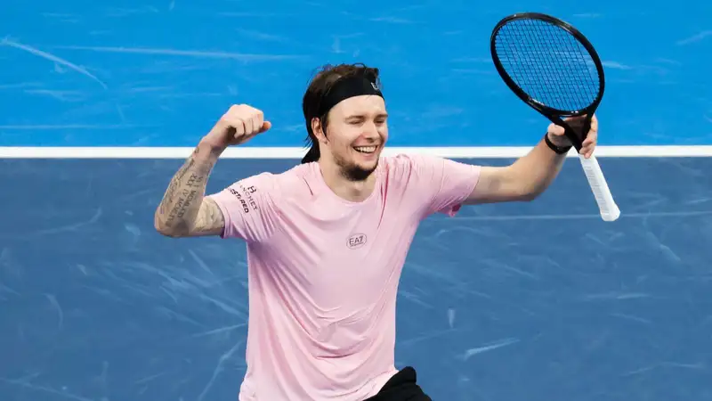 В России "лишили" Александра Бублика титула топ-турнира в Париже