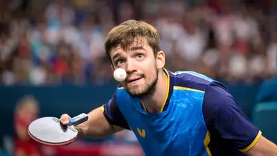 Первая ракетка Казахстана возглавляет чемпионат Германии