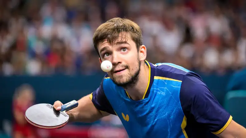 Первая ракетка Казахстана возглавляет чемпионат Германии