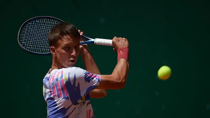 Провалом завершился матч казахстанского теннисиста на турнире в Тайване