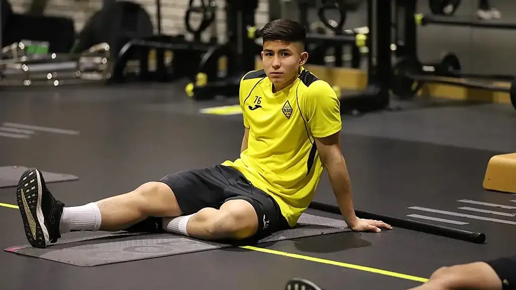 За Сатпаевым будет смотреть &quot;Челси&quot; 