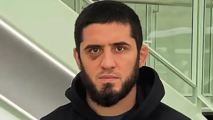 Ислам Махачев