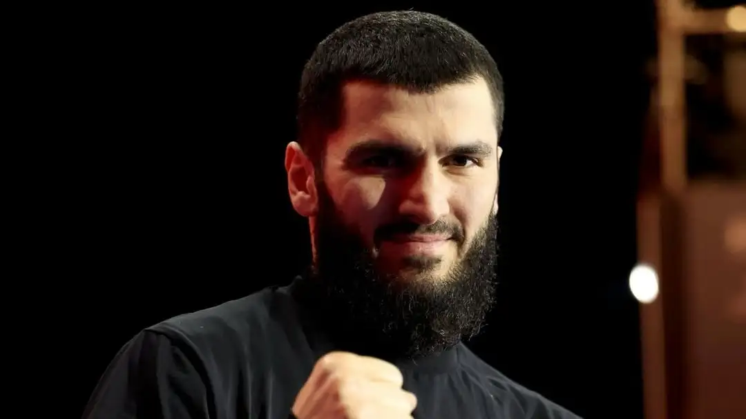 Артур Бетербиев