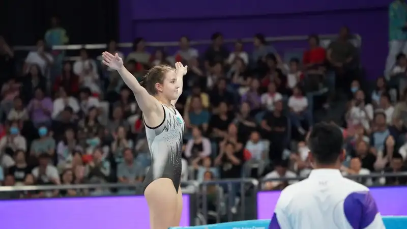 Казахстанские гимнасты с провала начали чемпионат мира