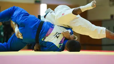 Байтас проиграл в 1/16